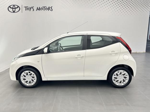 TOYOTA Aygo 1.0 VVT-i x-play  