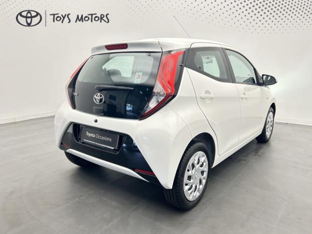 TOYOTA Aygo 1.0 VVT-i x-play  