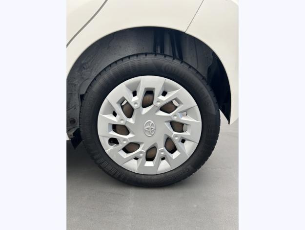 TOYOTA Aygo 1.0 VVT-i x-play  