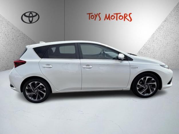 TOYOTA Auris 136h Design  