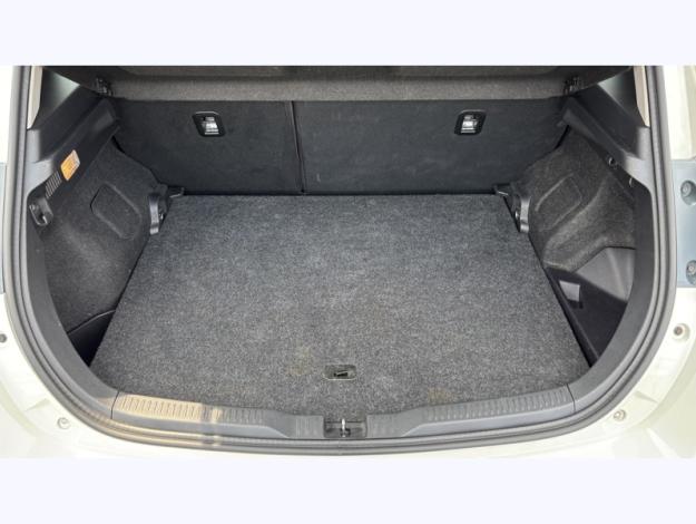 TOYOTA Auris 136h Design  