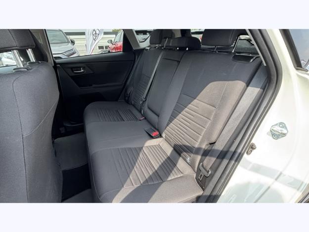 TOYOTA Auris 136h Design  