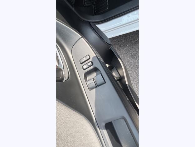 TOYOTA Auris 136h Design  