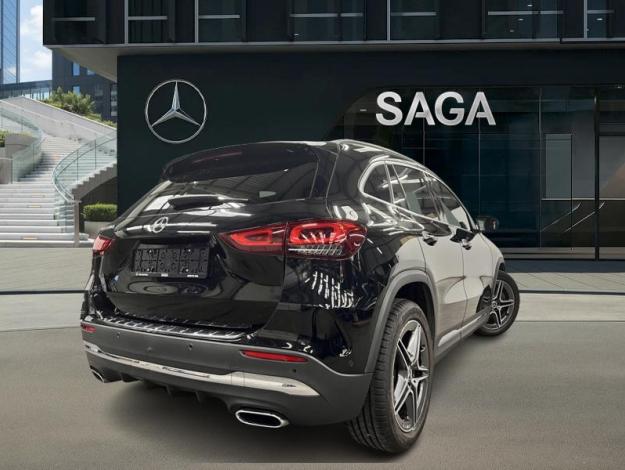 MERCEDES-BENZ GLA 180 AMG Line Toit Pano  