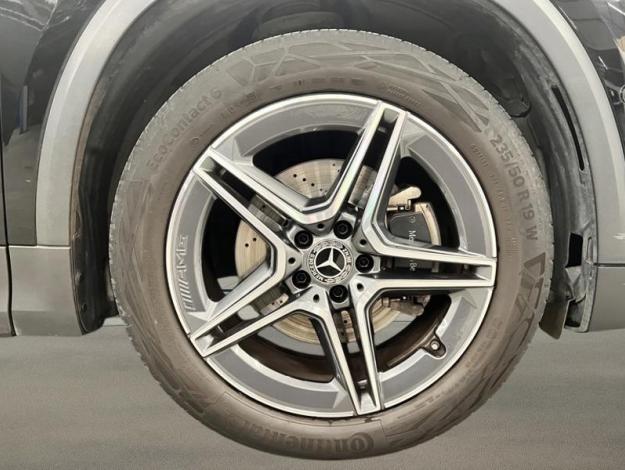 MERCEDES-BENZ GLA 180 AMG Line Toit Pano  