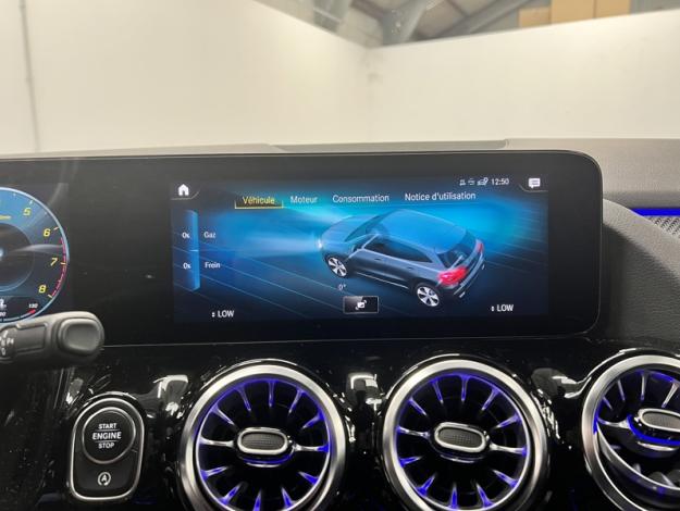 MERCEDES-BENZ GLA 180 AMG Line Toit Pano  