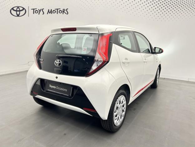 TOYOTA Aygo 1.0 VVT-i x-play  1.0 72 ch 