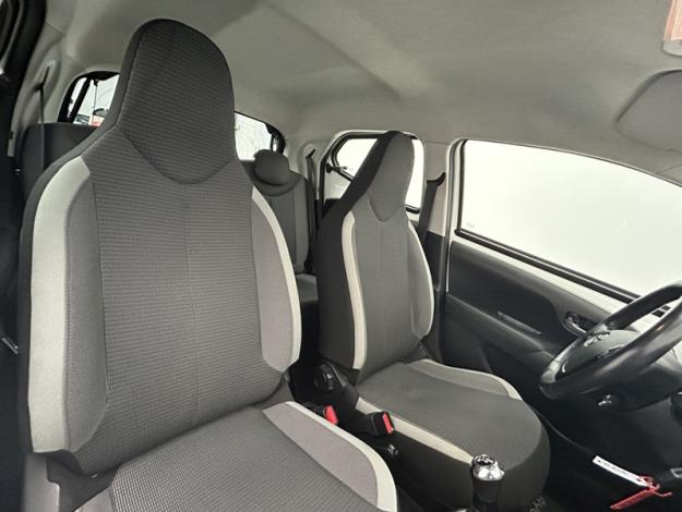 TOYOTA Aygo 1.0 VVT-i x-play  1.0 72 ch 