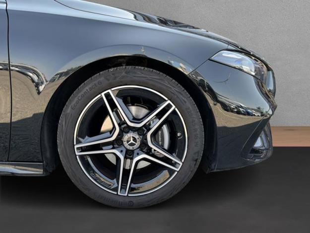 MERCEDES-BENZ A-Třída A 200 AMG Night (9/18)