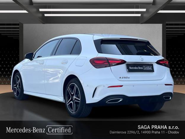 MERCEDES-BENZ A-Třída A 250e EQ AMG Night (3/18)
