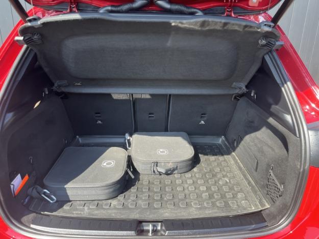 MERCEDES-BENZ GLA 250 e AMG Line  GLA 250 e AMG Line