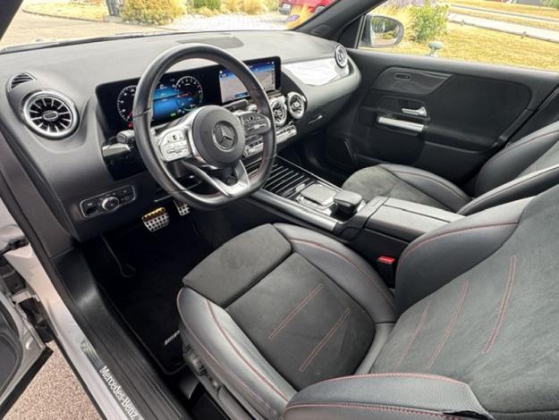 MERCEDES-BENZ GLA 250 e AMG Line  