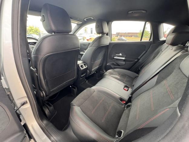 MERCEDES-BENZ GLA 250 e AMG Line  