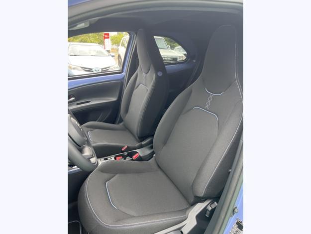 TOYOTA Aygo X Hybride 116h Graphic Zen Radars MC26  