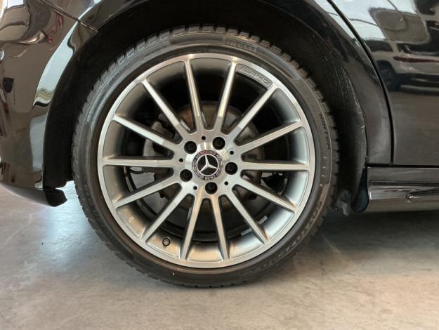 MERCEDES-BENZ A 180 d AMG Pack Night  
