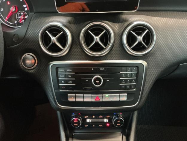 MERCEDES-BENZ A 180 d AMG Pack Night  