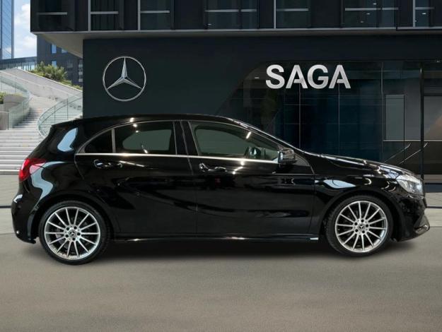 MERCEDES-BENZ A 180 d AMG Pack Night  
