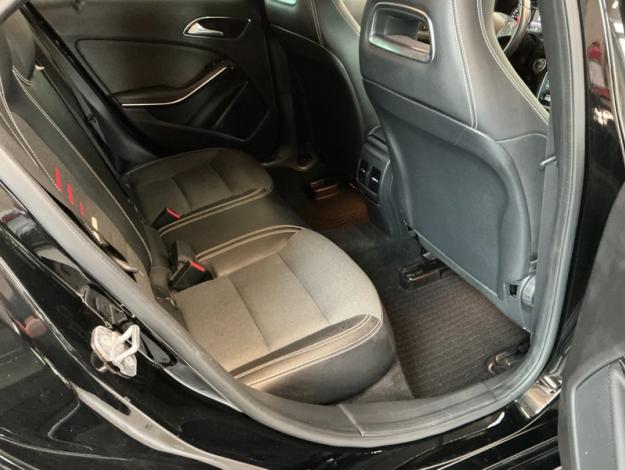 MERCEDES-BENZ A 180 d AMG Pack Night  