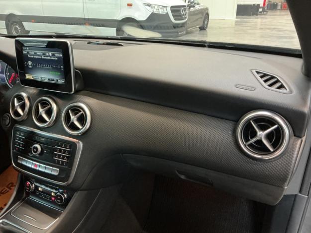 MERCEDES-BENZ A 180 d AMG Pack Night  