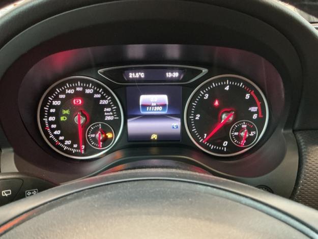 MERCEDES-BENZ A 180 d AMG Pack Night  