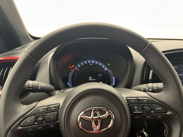 TOYOTA Aygo X 1.0 VVT-i 72 Design   