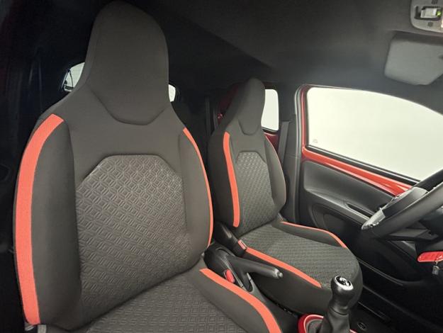 TOYOTA Aygo X 1.0 VVT-i 72 Design   