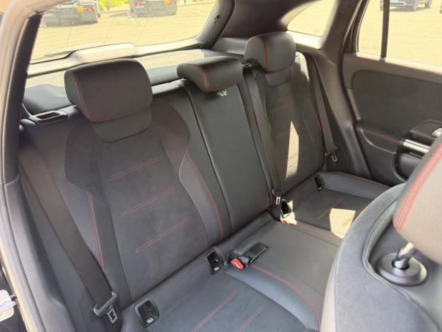 MERCEDES-BENZ GLA 200 d AMG Line  