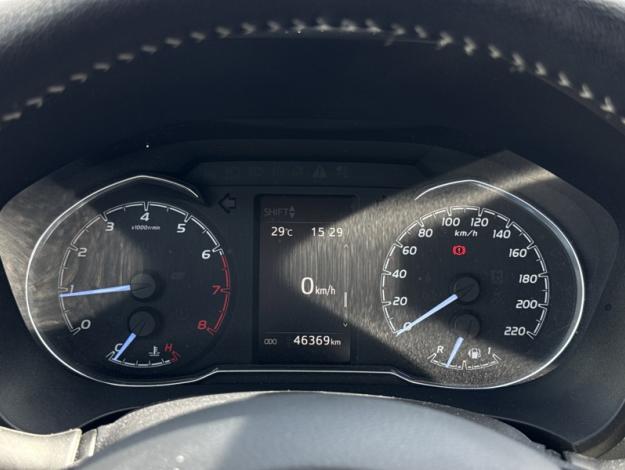 TOYOTA Yaris 110 VVT-i Design Y20  