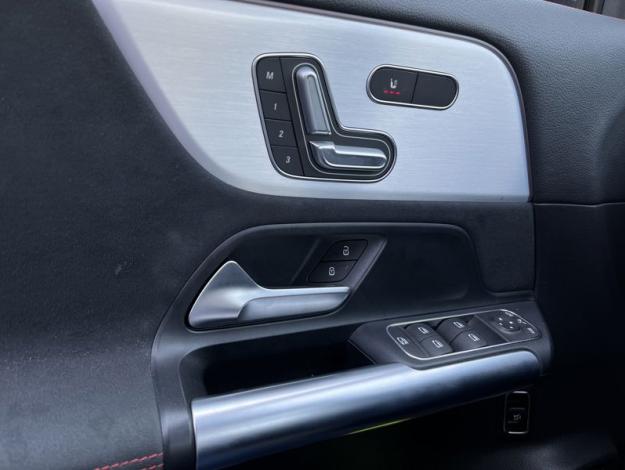 MERCEDES-BENZ GLA GLA 200 d AMG Style Edition (13/18)