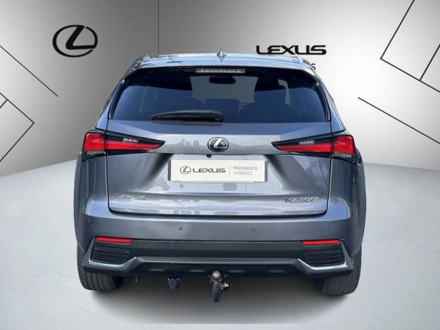 LEXUS NX 2.5 300H Luxe 4WD / Pano Kick  