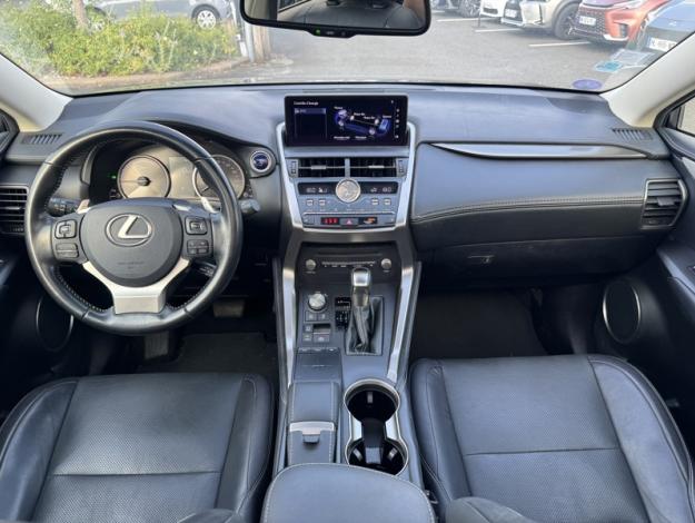 LEXUS NX 2.5 300H Luxe 4WD / Pano Kick  