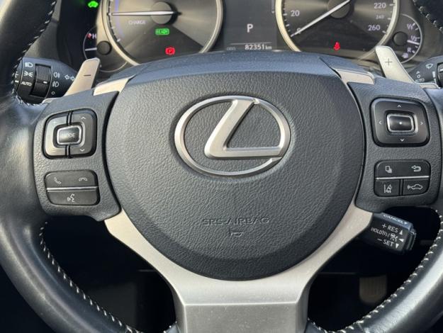 LEXUS NX 2.5 300H Luxe 4WD / Pano Kick  