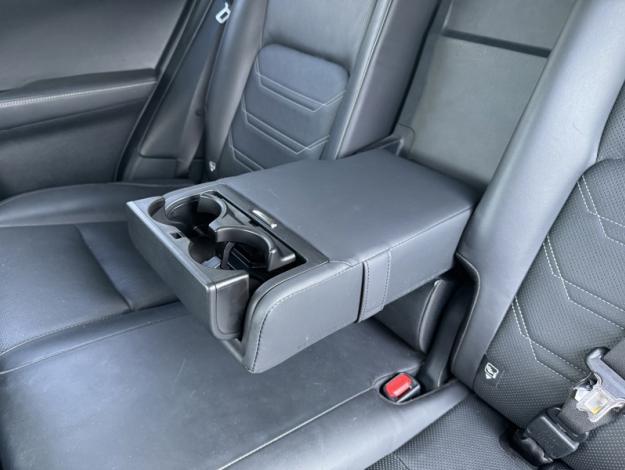 LEXUS NX 2.5 300H Luxe 4WD / Pano Kick  