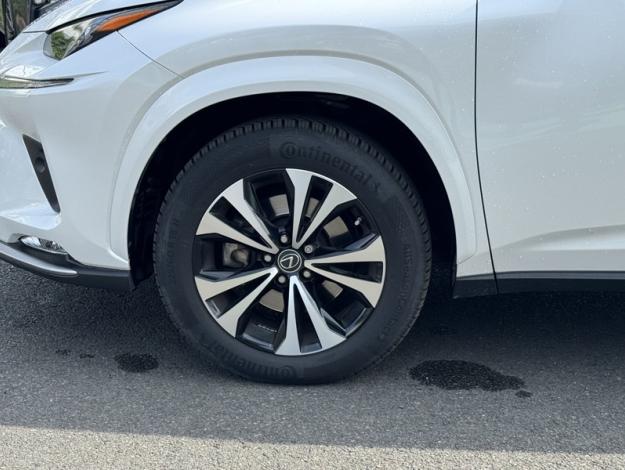LEXUS NX 300H 2WD Design  