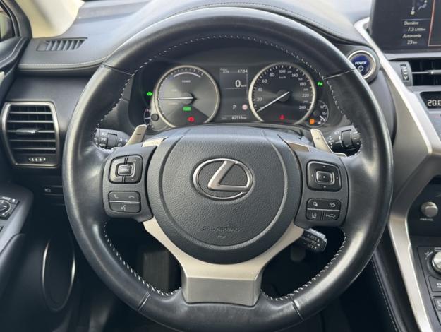 LEXUS NX 300H 2WD Design  