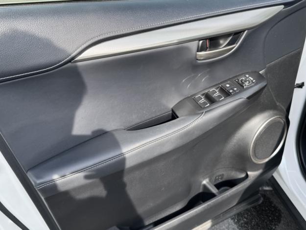 LEXUS NX 300H 2WD Design  