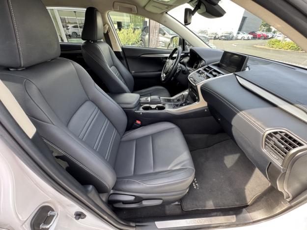 LEXUS NX 300H 2WD Design  