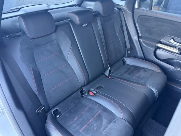 MERCEDES-BENZ GLA 200 d AMG Line  