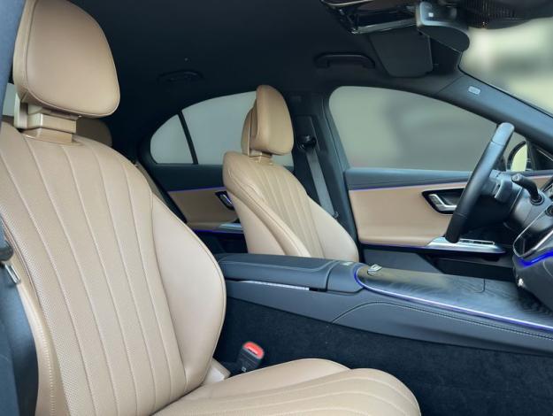 MERCEDES-BENZ  Třídy E E 200 4MATIC Avantgarde (16/18)