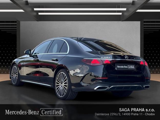MERCEDES-BENZ  Třídy E E 220 d 4MATIC AMG Line Panorama (3/18)