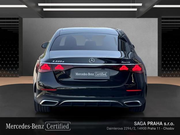 MERCEDES-BENZ  Třídy E E 220 d 4MATIC AMG Line Panorama (4/18)
