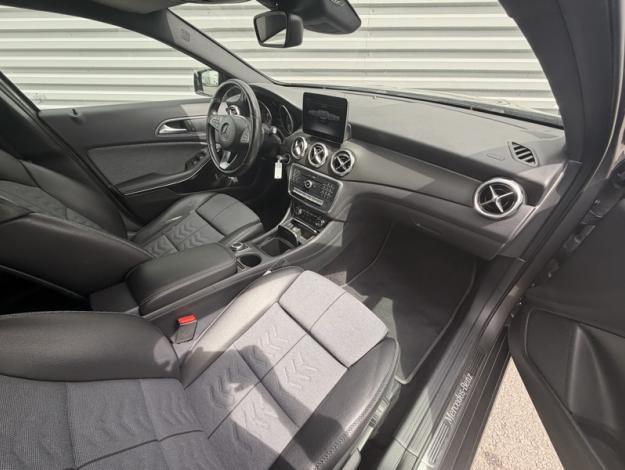 MERCEDES-BENZ GLA 180 d Inspiration  
