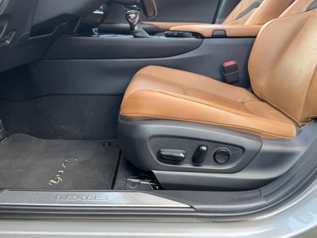 LEXUS UX 2.0 250H 2WD Executive  