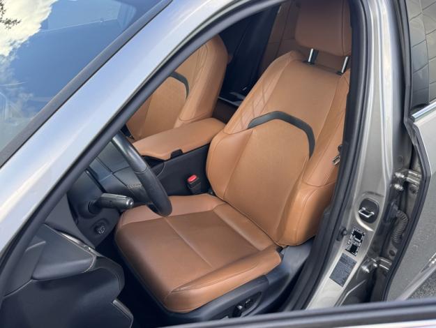 LEXUS UX 2.0 250H 2WD Executive  