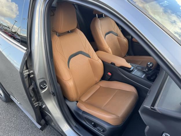 LEXUS UX 2.0 250H 2WD Executive  