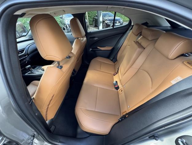 LEXUS UX 2.0 250H 2WD Executive  