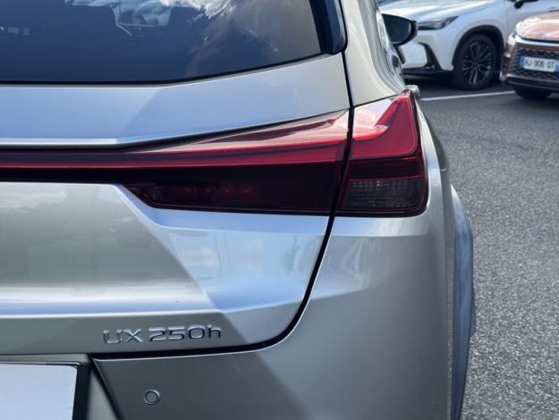 LEXUS UX 2.0 250H 2WD Executive  