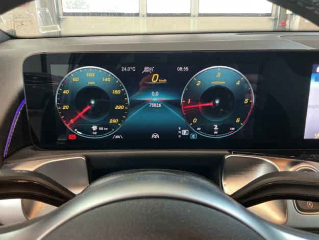 MERCEDES-BENZ GLB 200 D 4MATIC AMG Pack Night attelage  