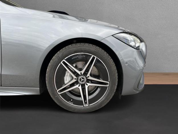 MERCEDES-BENZ  Třídy C C 220 d 4MATIC AMG Night (9/18)