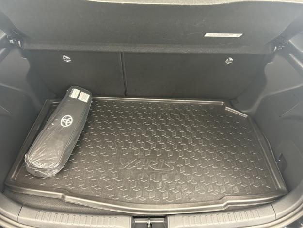 TOYOTA Yaris 116h Dynamic  